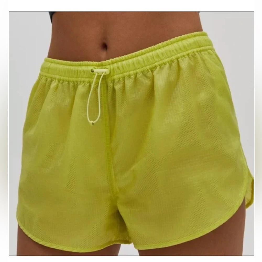 Aritzia TNA Yellow Short